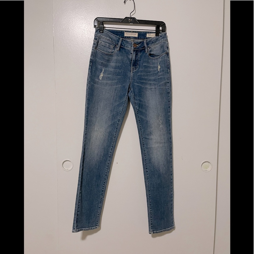 New Bullhead medium blue low rise skinny jeans